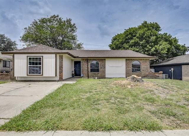 Property at 1105 Hickory Hill Dr, Arlington, TX 76014, 3 beds, 2 baths