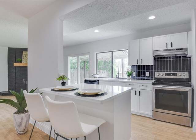 Property at 1105 Hickory Hill Dr, Arlington, TX 76014, 3 beds, 2 baths