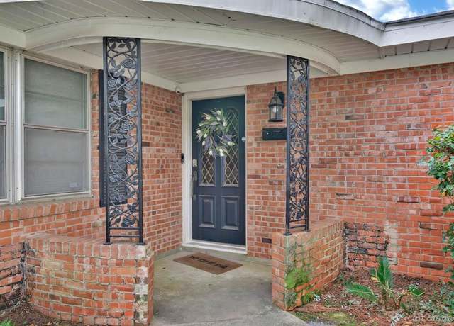 Property at 2045 Horton Ave, Shreveport, LA 71105, 3 beds, 2.5 baths