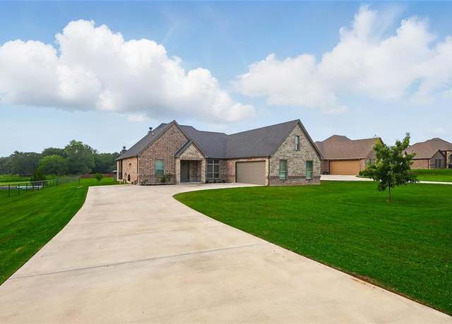 Property at 115 Lavender Ln, Springtown, TX 76082, 4 beds, 2 baths