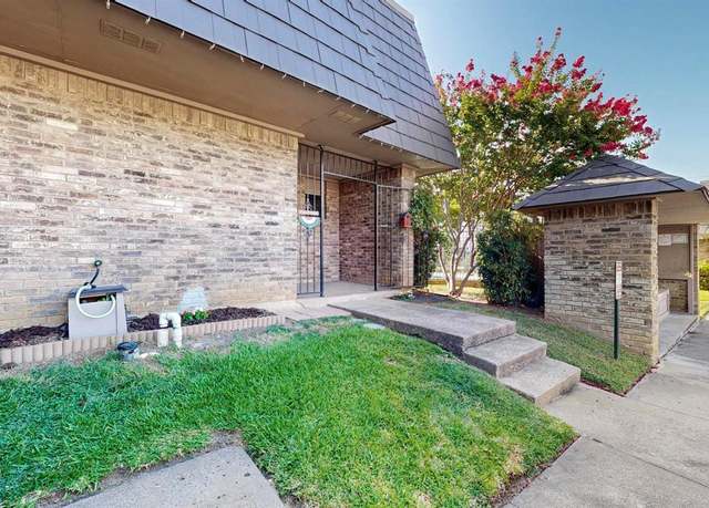 Property at 207 E Harwood Rd #13, Euless, TX 76039, 2 beds, 2.5 baths