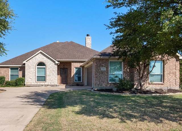 Property at 7009 Turnberry Dr, Cleburne, TX 76033, 4 beds, 2 baths