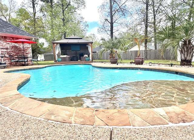 Property at 221 Old Palmetto Rd, Benton, LA 71006, 4 beds, 2.5 baths