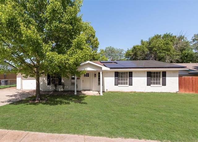 Property at 1108 Anthony Dr, Ennis, TX 75119, 3 beds, 2 baths