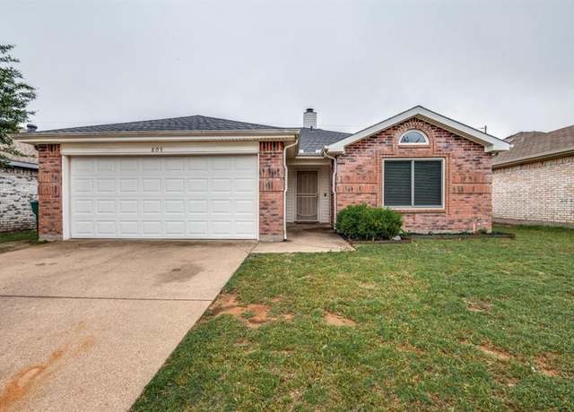 Property at 805 Ragland Dr, Cedar Hill, TX 75104, 3 beds, 2 baths