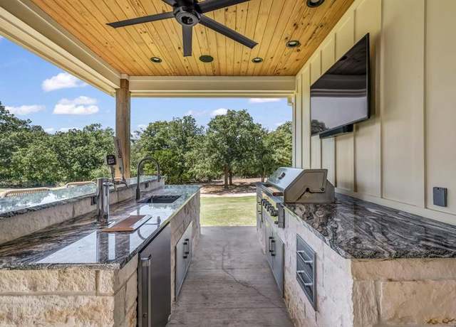 Property at 612 Latigo Ct, Weatherford, TX 76088, 4 beds, 3.5 baths