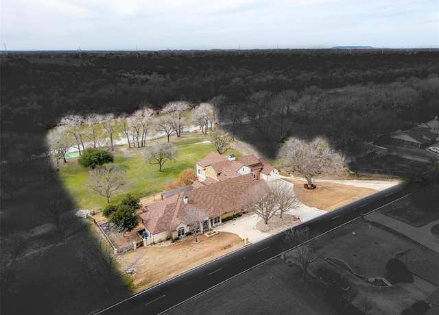 Property at 9310 Bellechase Rd, Granbury, TX 76049, 5 beds, 4 baths