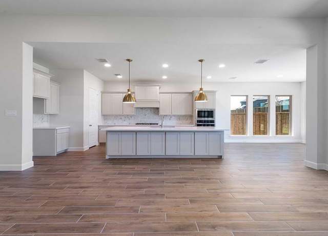 Property at 1401 Fieldstone Dr, Midlothian, TX 76065, 4 beds, 3 baths