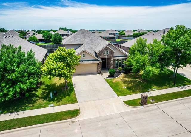 Property at 918 Newcastle Dr, Midlothian, TX 76065, 4 beds, 3 baths