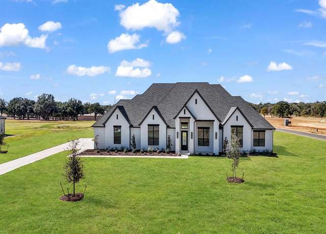 Property at 477 Royal Santana Run, Weatherford, TX 76087, 4 beds, 3 baths