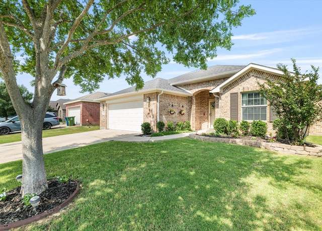 Property at 3007 Glenwood Ct, Aubrey, TX 76227, 3 beds, 2 baths