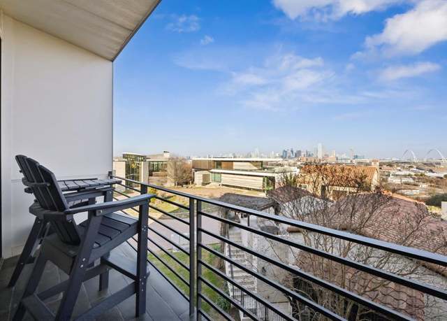 Property at 1916 Wickmere Mews, Dallas, TX 75208, 2 beds, 2.5 baths