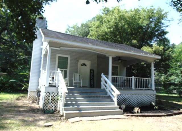 Property at 6535 Dixieland Dr, Shreveport, LA 71129, 3 beds, 2 baths