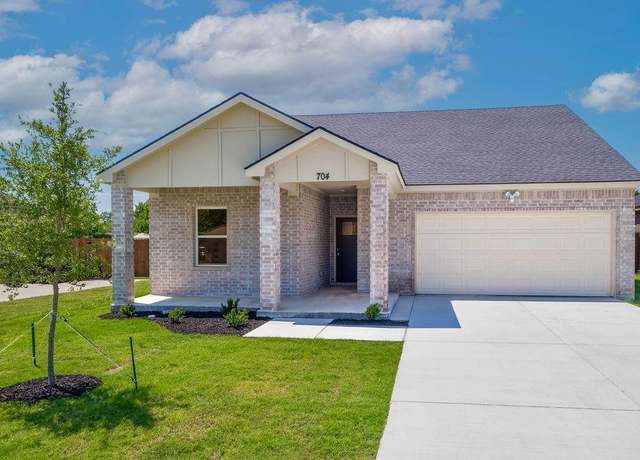 Property at 704 S Medora St, Terrell, TX 75160, 4 beds, 2 baths