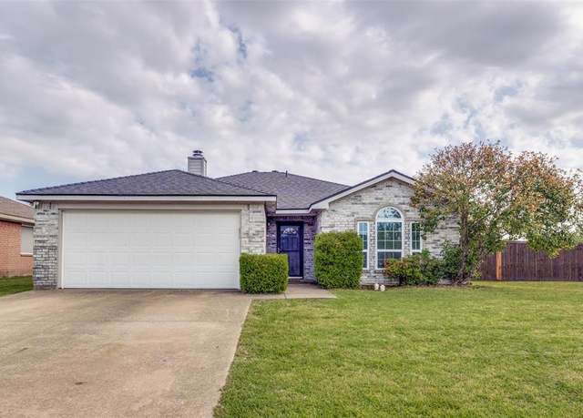 Property at 210 Lake Wichita Dr, Wylie, TX 75098, 3 beds, 2 baths