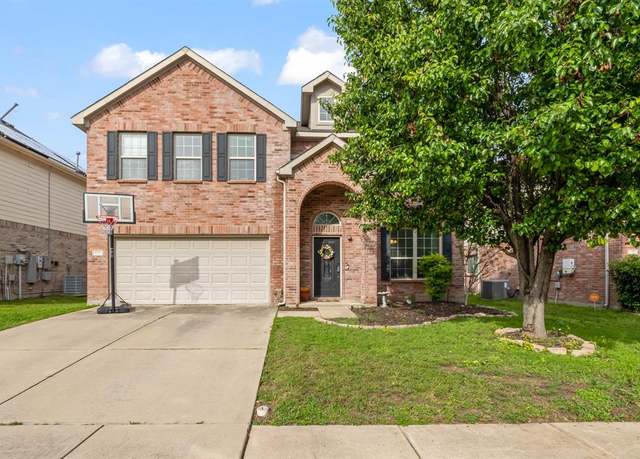 Property at 8756 Golden Sunset Trl, Fort Worth, TX 76244, 4 beds, 2.5 baths