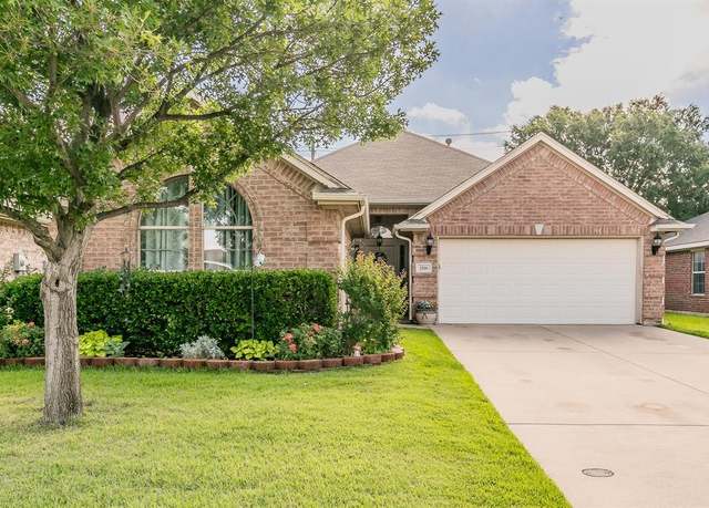 Property at 2516 Rushing Springs Dr, Fort Worth, TX 76118, 4 beds, 2 baths