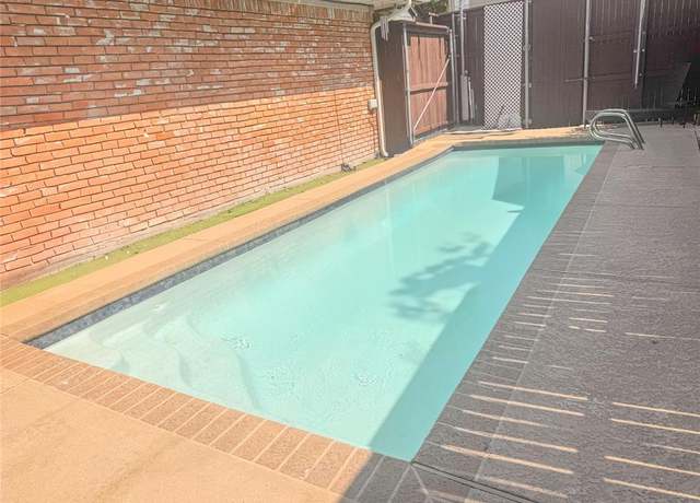 Property at 2414 St Gregory St, Arlington, TX 76013, 3 beds, 2 baths