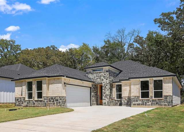 Property at 11300 Cedar Dr, Mabank, TX 75156, 4 beds, 2.5 baths