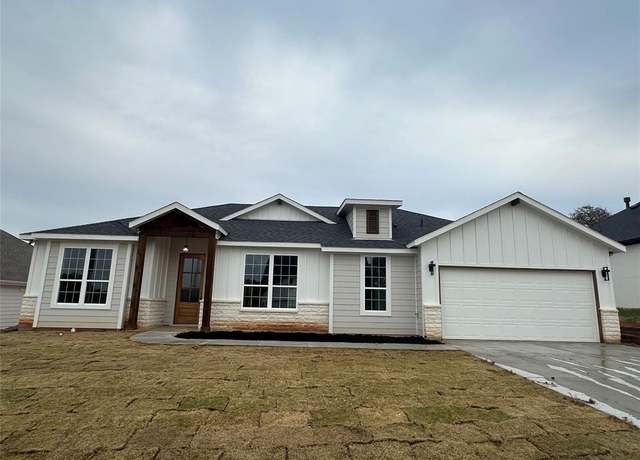 Property at 5509 Firewood Trl, Granbury, TX 76048, 3 beds, 3 baths