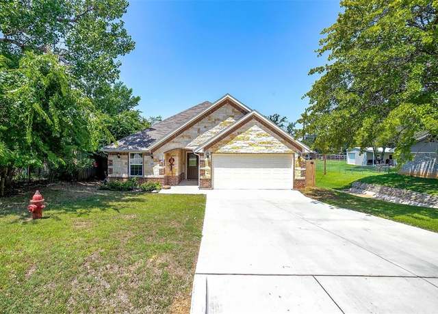 Property at 160 Mountain View Dr, Azle, TX 76020, 3 beds, 2 baths
