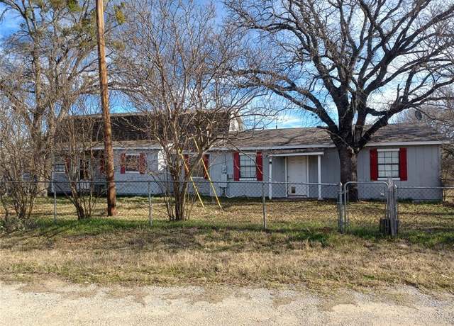 Property at 5619 Cold Water Trl, Granbury, TX 76048, 3 beds, 2 baths