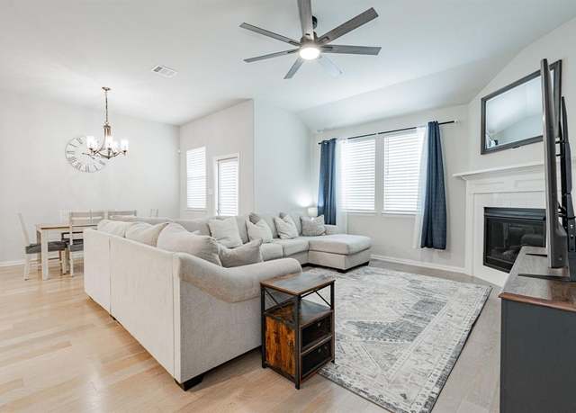Property at 2304 Ravensway Rd, Crandall, TX 75114, 4 beds, 2.5 baths