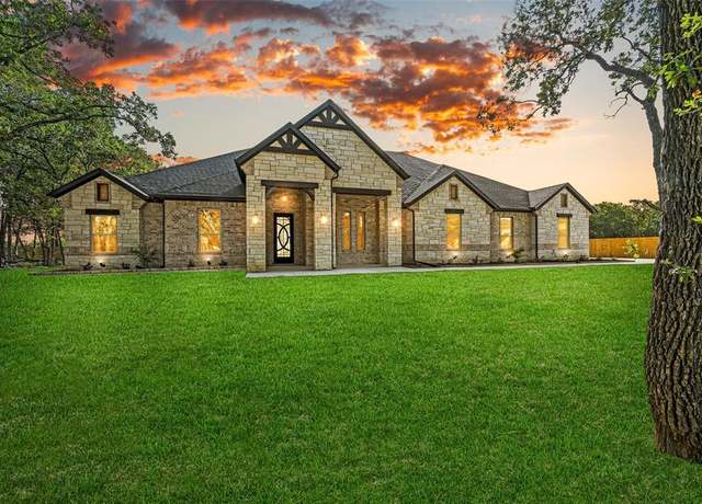 Property at 300 Seacross Ct, Combine, TX 75159, 5 beds, 3.5 baths