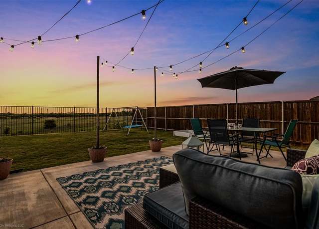 Property at 3912 Burks Ct, Celina, TX 75009, 4 beds, 2.5 baths