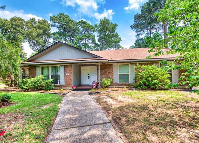 Property at 547 N Marlborough Cir, Shreveport, LA 71106, 4 beds, 2.5 baths
