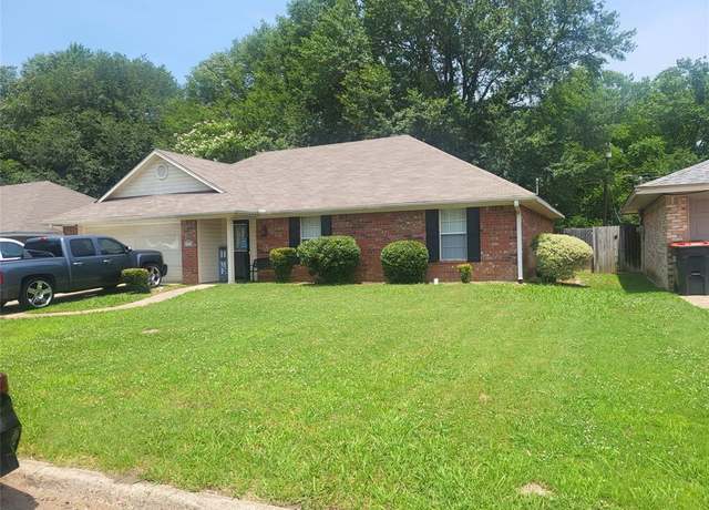 Property at 1735 Bella Vis, Paris, TX 75460, 3 beds, 2 baths