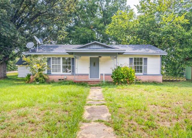 Property at 109 Church St, Quinlan, TX 75474, 3 beds, 1 bath