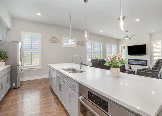Property at 770 N Plano Rd #202, Richardson, TX 75081, 2 beds, 2.5 baths