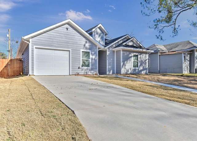 Property at 923 W Collins St, Denison, TX 75020, 3 beds, 2 baths