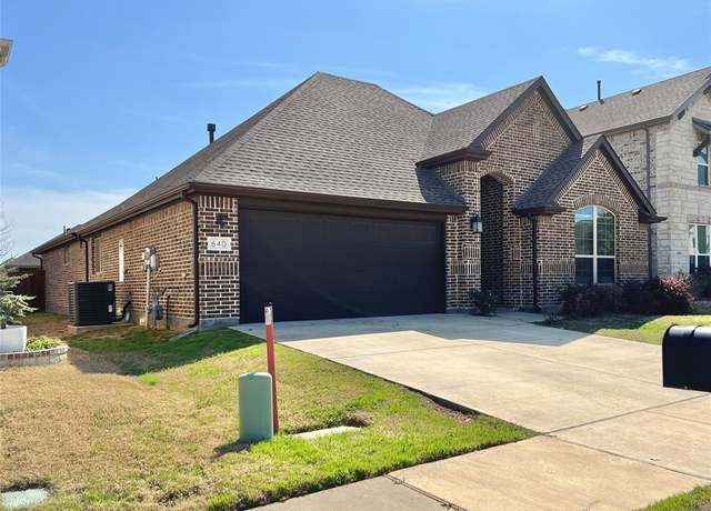 Property at 640 Bridgewater Rd, Fort Worth, TX 76131, 4 beds, 3 baths