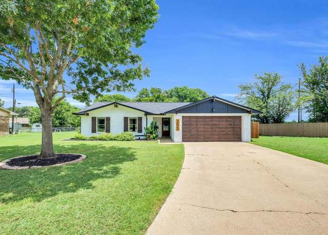 Property at 205 N Edgefield Rd, Waxahachie, TX 75165, 3 beds, 2 baths