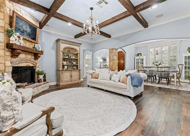 Property at 325 Canterbury Rd, Waco, TX 76712, 4 beds, 2.5 baths