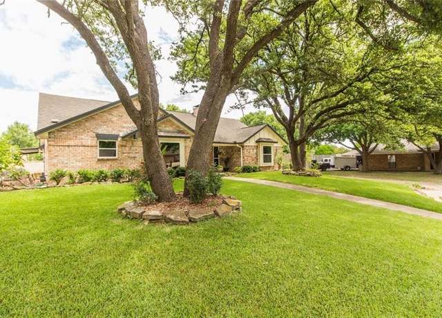 Property at 415 Ramblewood Cir, Desoto, TX 75115, 3 beds, 2 baths