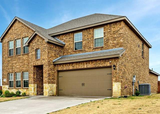 Property at 622 Clearlake Dr, Waxahachie, TX 75165, 4 beds, 2.5 baths