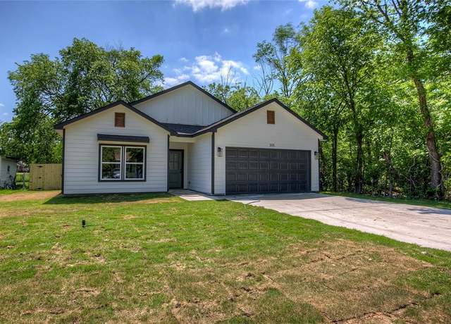 Property at 305 E 1st St, Quinlan, TX 75474, 3 beds, 2 baths