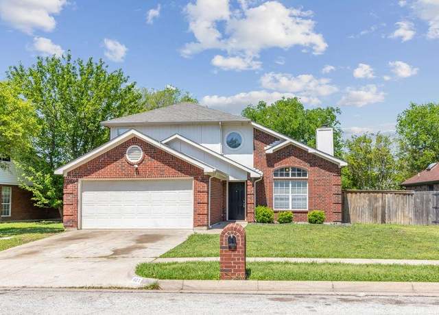 Property at 921 Tennessee Trl, Arlington, TX 76017, 3 beds, 2 baths