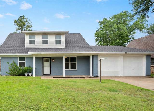 Property at 233 NE Moody St, Burleson, TX 76028, 3 beds, 2.5 baths