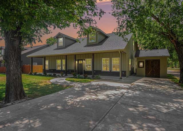 Property at 290 E Aurora St, Rhome, TX 76078, 3 beds, 3 baths