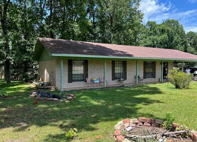 Property at 110 General Beauregard Dr, Vivian, LA 71082, 3 beds, 2 baths