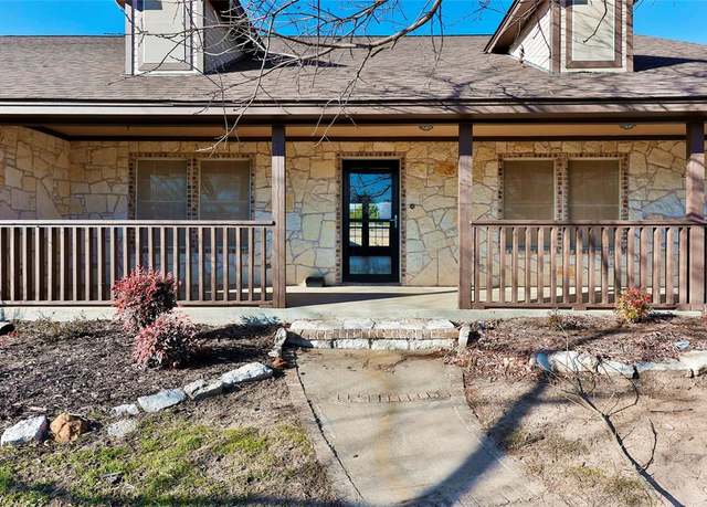 Property at 1723 Mcclendon Rd, Weatherford, TX 76088, 4 beds, 2.5 baths