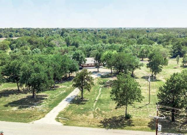 Property at 407 W Saunders St, Trenton, TX 75490, 3 beds, 2.5 baths