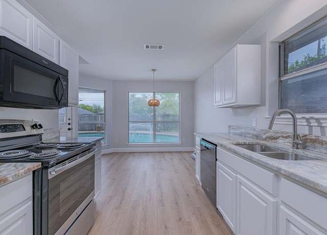 Property at 847 Rockett Ln, Cedar Hill, TX 75104, 3 beds, 2 baths