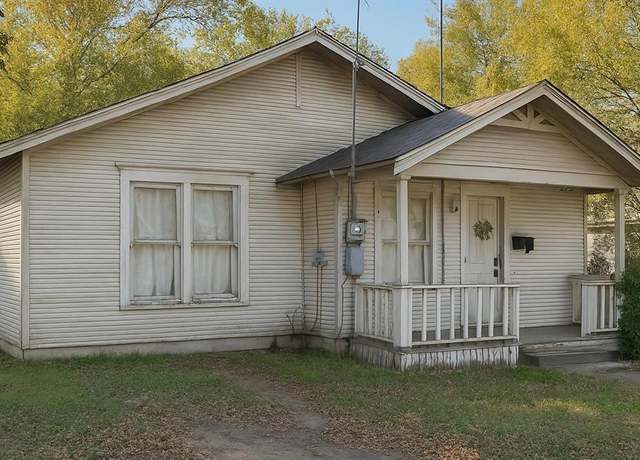 Property at 1317 Hunt St, Commerce, TX 75428, 3 beds, 2 baths