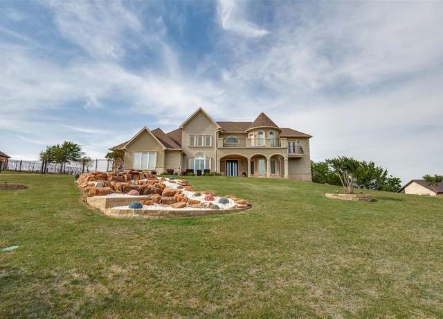 Property at 3072 Rosebud Ct, Grand Prairie, TX 75104, 4 beds, 4.5 baths