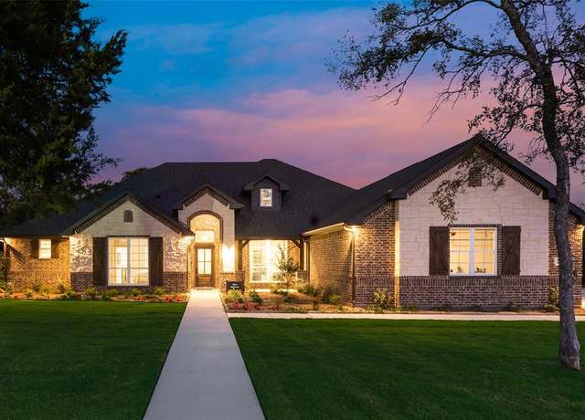 Property at 2101 Crystal Palace Blvd, Alvarado, TX 76009, 4 beds, 3 baths